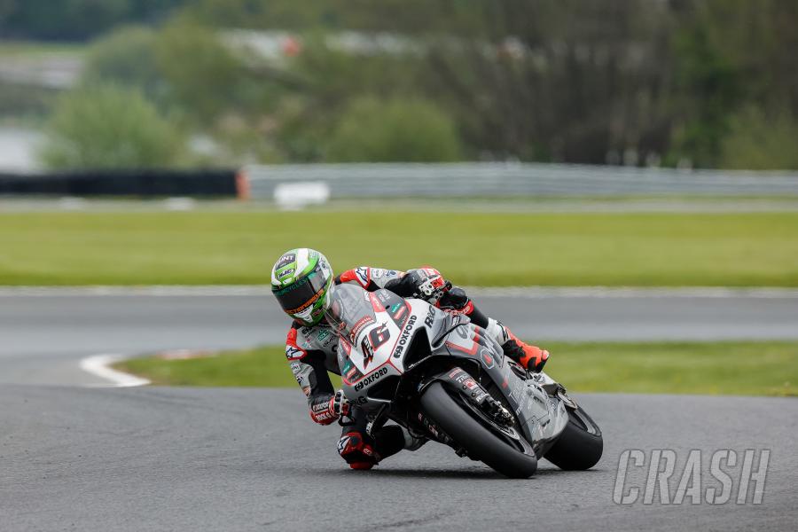 British Superbike: Peter Hickman: 'Kami balapan, bukan bermain tiddlywinks': 'Terkejut dengan arah balapan'